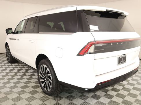New 2026 Lincoln Navigator L Black Label AWD/4WD image 24