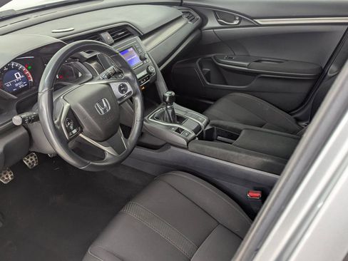 Used 2018 Honda Civic Sport image 4