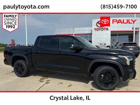 Used 2022 Toyota Tundra SR5 w/ SR5 Convenience Package AWD/4WD image 1