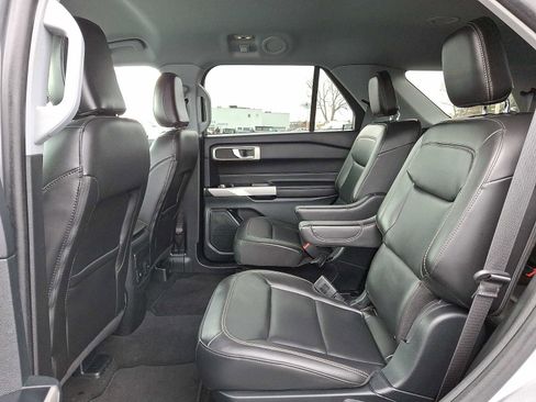 Certified 2024 Ford Explorer XLT w/ Equipment Group 202A image 10