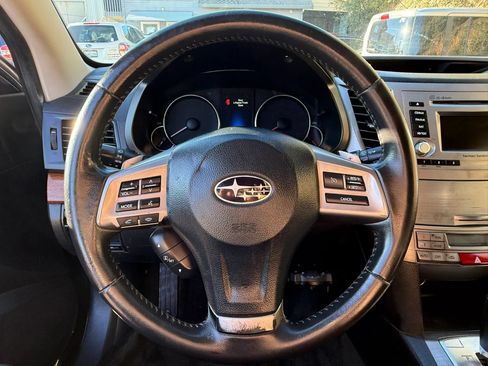 Used 2013 Subaru Outback 3.6R Limited w/ Moonroof Pkg AWD/4WD image 26