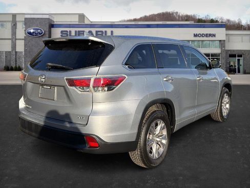 Used 2015 Toyota Highlander XLE image 5