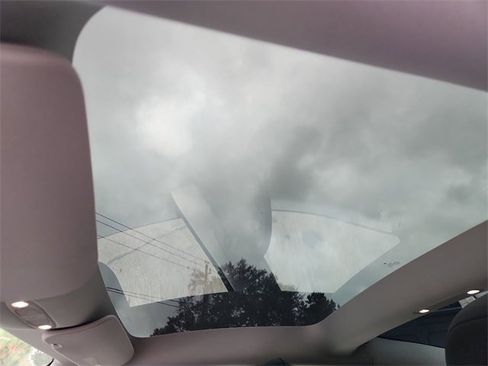 Used 2023 Tesla Model 3 Standard Range image 18