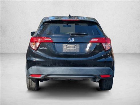 Used 2018 Honda HR-V EX image 7