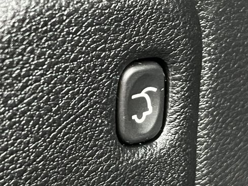 Used 2022 Jeep Grand Cherokee Laredo X image 35