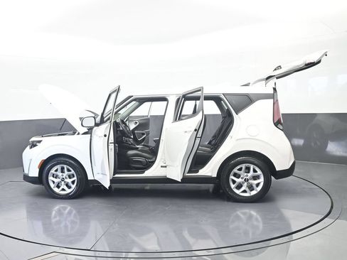 Used 2024 Kia Soul LX w/ Option Group 015 FWD image 69