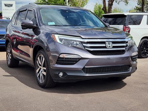 Used 2017 Honda Pilot Touring image 3