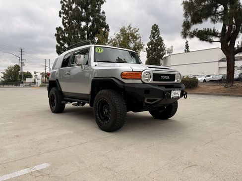 Used 2007 Toyota FJ Cruiser 4WD image 1