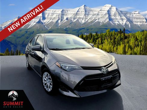 Used 2018 Toyota Corolla LE FWD image 1