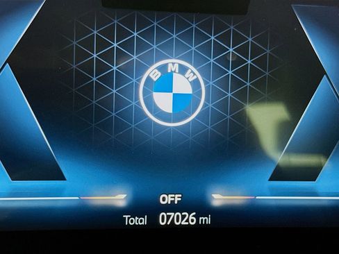 Used 2025 BMW 530i w/ Premium Package image 12