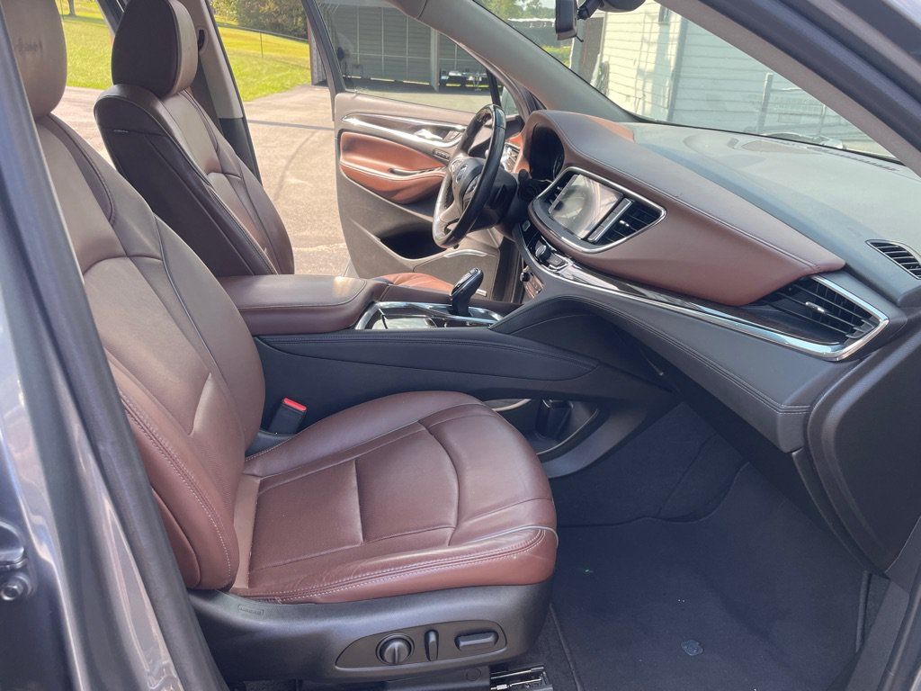 Used 2018 Buick Enclave Avenir w/ Avenir Technology Package AWD/4WD image 23