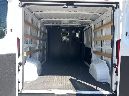 Used 2025 RAM ProMaster 2500 w/ U-Haul Equipment Group FWD image 20