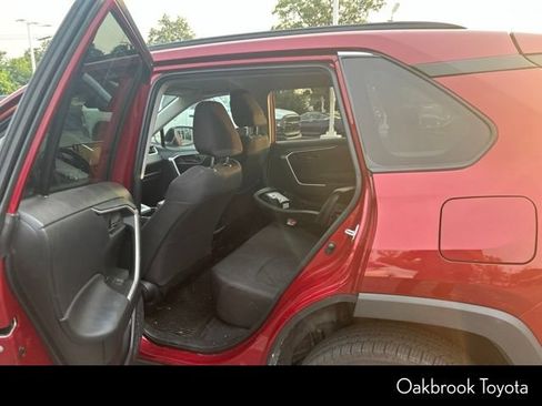 Used 2020 Toyota RAV4 LE w/ All Weather Liner Package FWD image 10