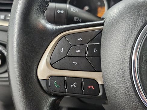 Used 2015 Jeep Renegade Latitude AWD/4WD image 31