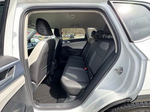 New 2026 Volkswagen Taos SE AWD/4WD image 9