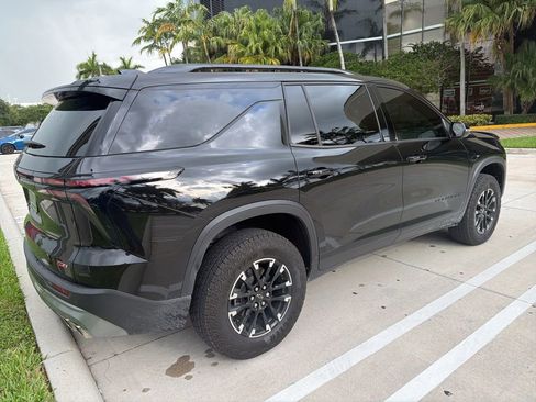 Used 2025 Chevrolet Traverse Z71 AWD/4WD image 11