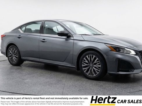 Used 2025 Nissan Altima 2.5 SV FWD image 1