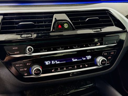 Used 2023 BMW 530i xDrive w/ Convenience Package image 18