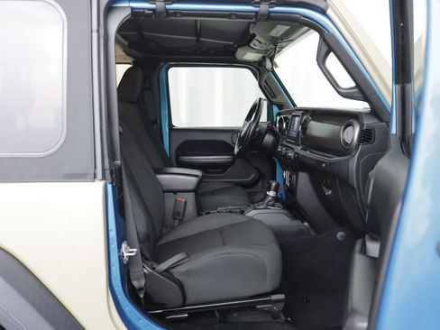 Used 2019 Jeep Wrangler Sport AWD/4WD image 18