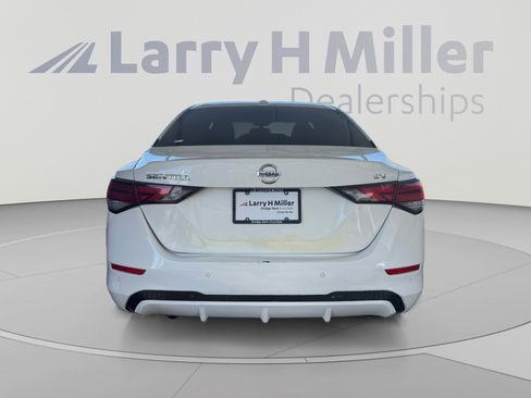Used 2022 Nissan Sentra SV w/ Trunk Package FWD image 4