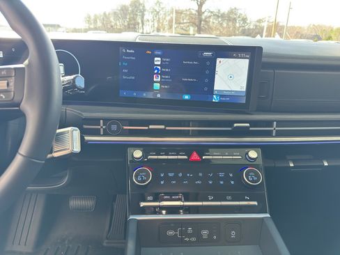 Used 2025 Hyundai Santa Fe Limited image 17