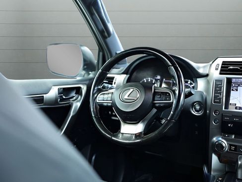 Used 2020 Lexus GX 460 Premium w/ Premium Package image 34