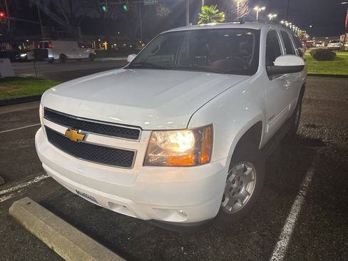 Used 2014 Chevrolet Tahoe LT w/ Luxury Package image 1