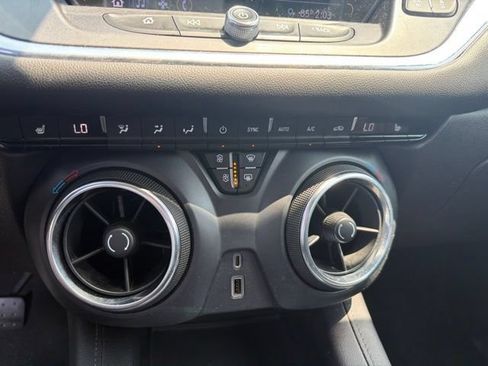 Used 2019 Chevrolet Blazer LT FWD image 20