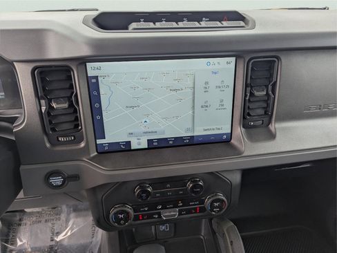 Used 2024 Ford Bronco Everglades image 16