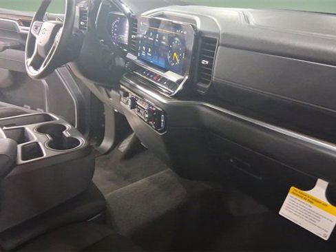 Used 2025 Chevrolet Silverado 1500 LT image 19
