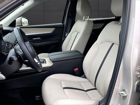 Certified 2025 MAZDA CX-90 3.3 Turbo w/ Preferred Package image 22