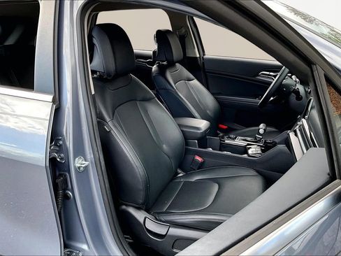 Used 2023 Kia Sportage EX image 21