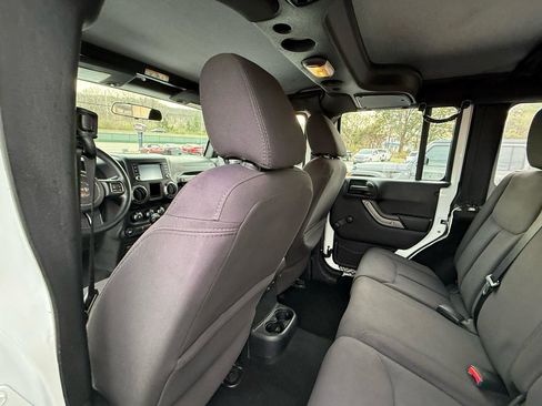 Used 2015 Jeep Wrangler Unlimited Sport image 27