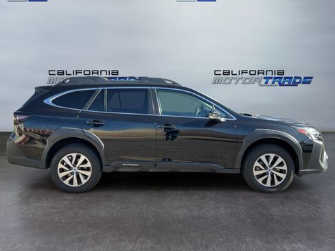 Used 2023 Subaru Outback Premium AWD/4WD image 4