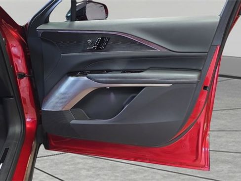 Used 2025 Cadillac Lyriq Luxury w/ LPO, Floor Liner Package image 27