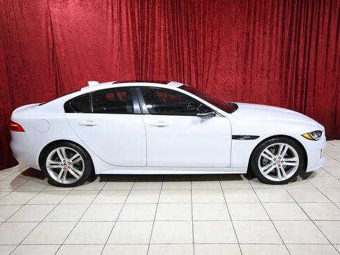 Used 2019 Jaguar XE Landmark Edition image 8