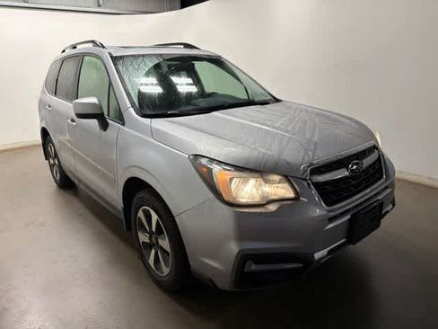 Used 2018 Subaru Forester 2.5i Premium w/ All-Weather Package AWD/4WD image 5