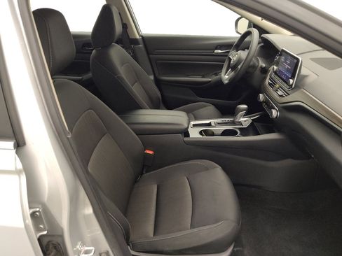 Used 2024 Nissan Altima 2.5 SV image 21