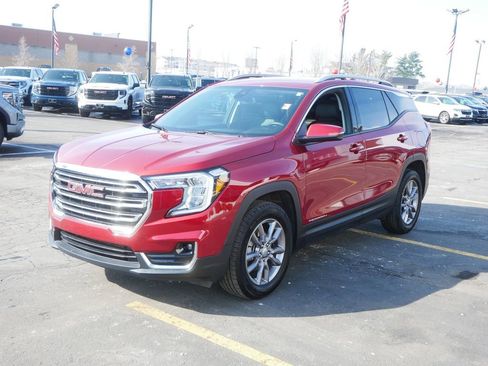 Used 2024 GMC Terrain SLT image 4