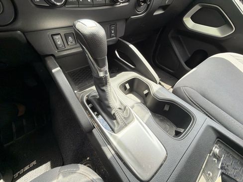 Used 2024 Nissan Frontier SV w/ SV Convenience Package RWD image 29