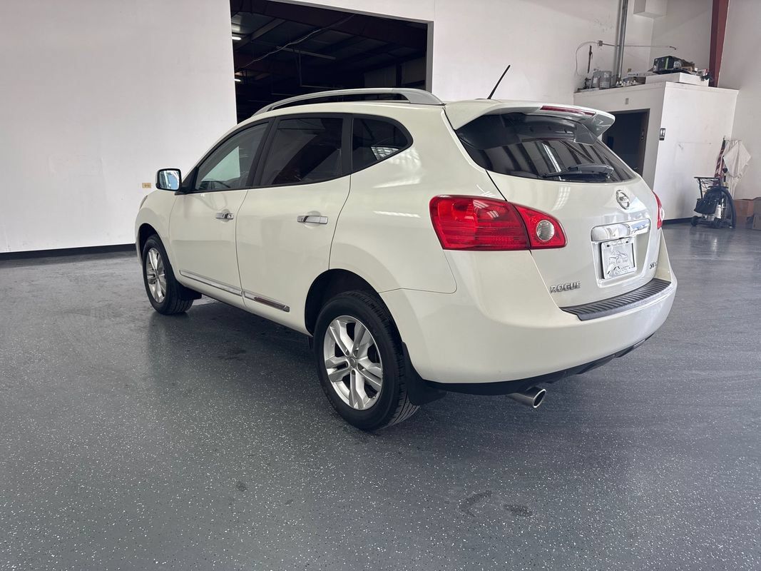 Used 2013 Nissan Rogue SV w/ Premium Pkg AWD/4WD image 6
