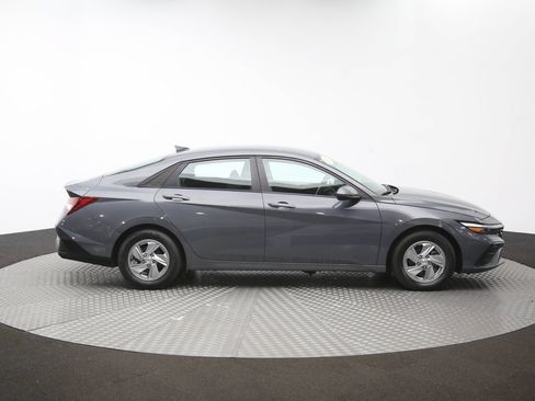 Used 2024 Hyundai Elantra SE FWD image 43