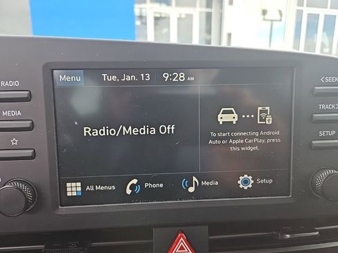 Used 2025 Hyundai Elantra Sport image 4