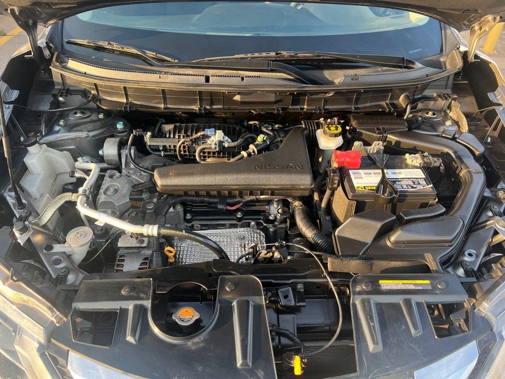 Used 2018 Nissan Rogue SV FWD image 20