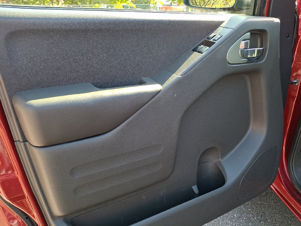 Used 2019 Nissan Frontier SV w/ Value Truck Package AWD/4WD image 14