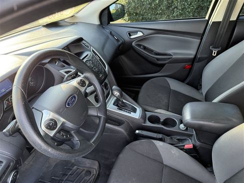 Used 2014 Ford Focus SE FWD image 5