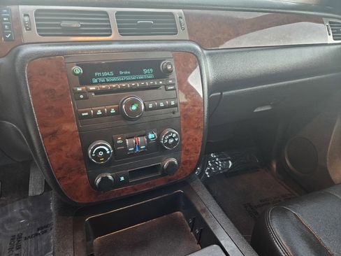 Used 2011 Chevrolet Avalanche LS w/ Regional Value Package image 10