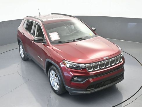 Used 2022 Jeep Compass Latitude image 49