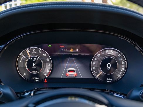 Used 2025 Bentley Flying Spur Plug-In Hybrid image 17