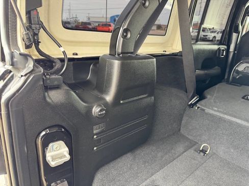 Used 2021 Jeep Wrangler Unlimited Sahara image 50